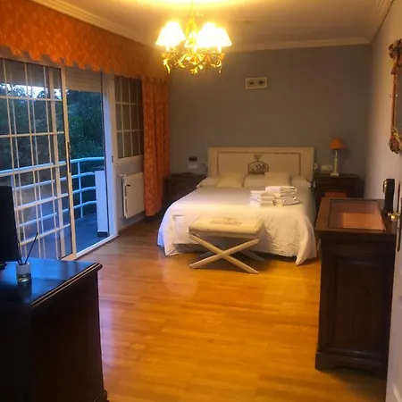 Сasa de vacaciones Estilo Francés Con Piscina Y Amplio Jardín