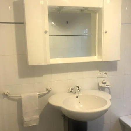 Сasa de vacaciones Estilo Francés Con Piscina Y Amplio Jardín